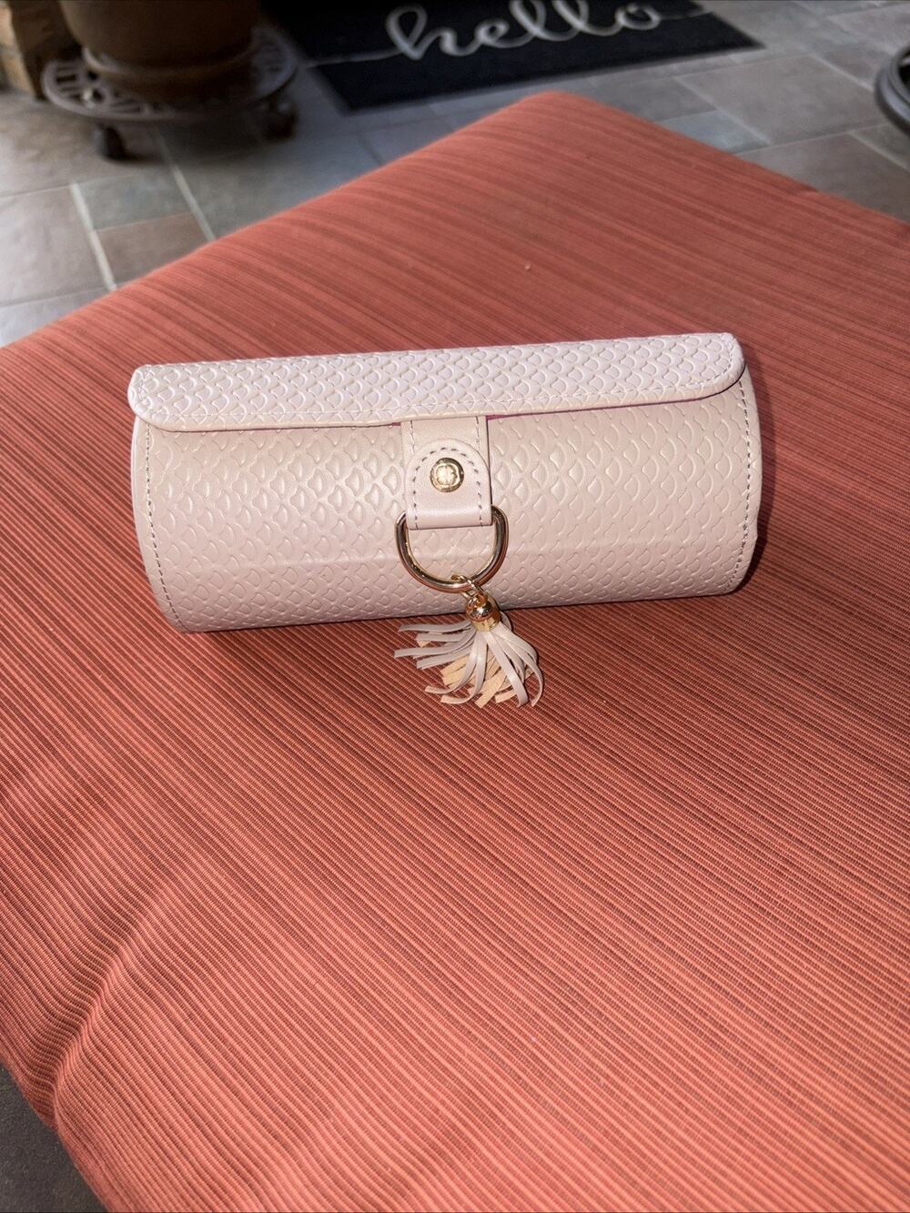 Vlando Three Tiered Beige PINK Round Jewelry Travel Case New never used